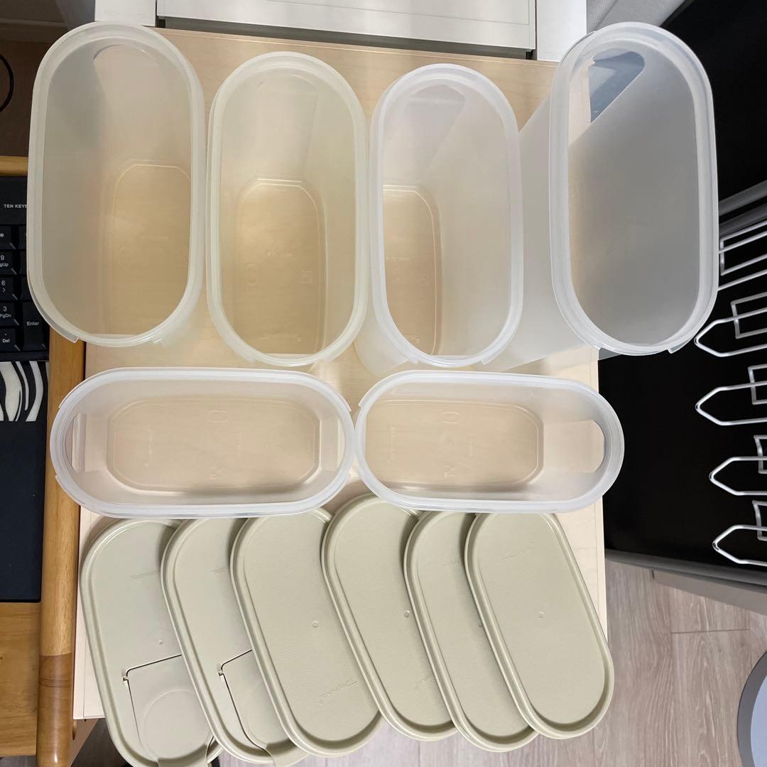 【値下げしました】タッパーウェアMM楕円　ベージュ　赤 セット