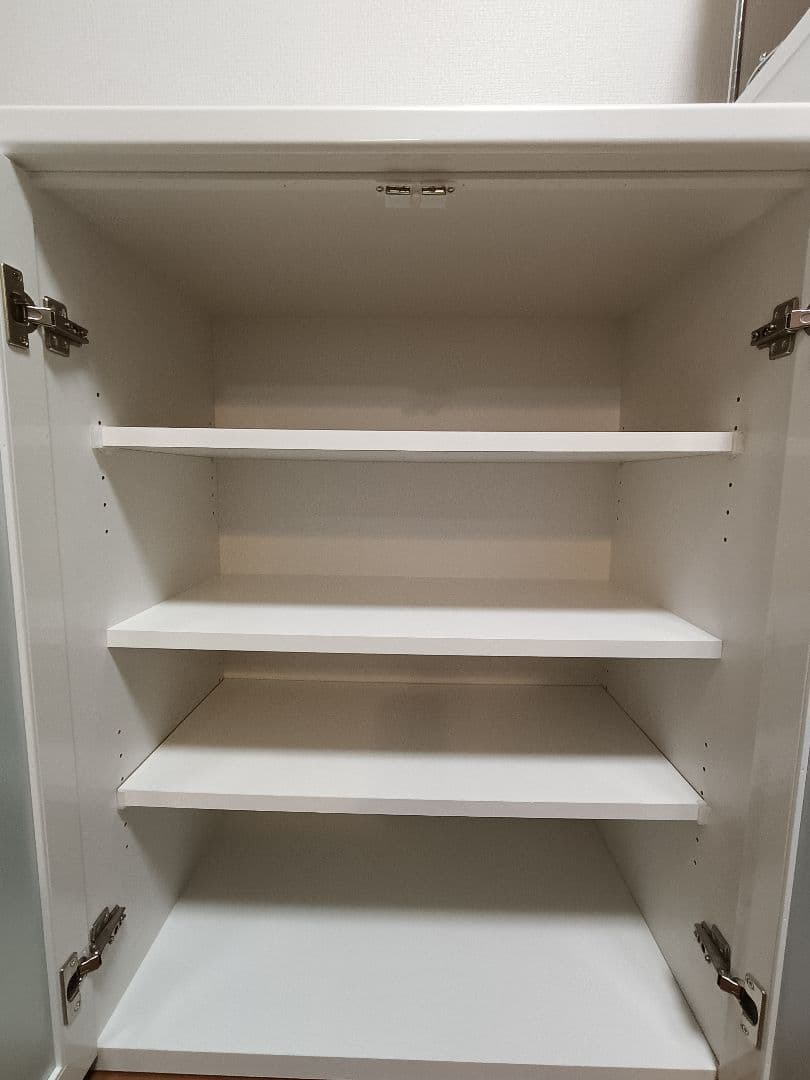 L*i様 【送料込】ホワイトキッチンボード 食器棚 幅約117cm　泉洋化工