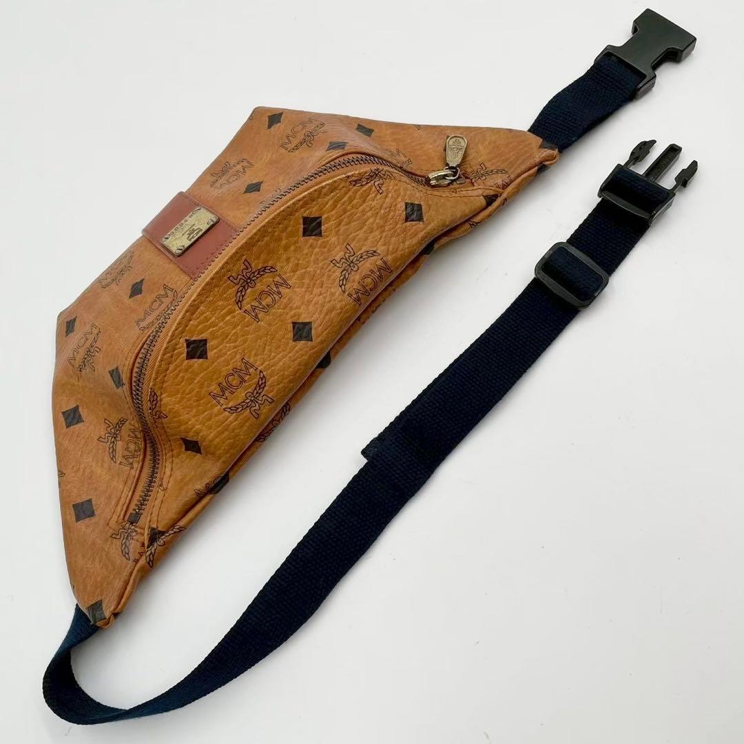 良品　エムシーエム　ヴィセトス　レザー　ウエストポーチ　ブラウン系