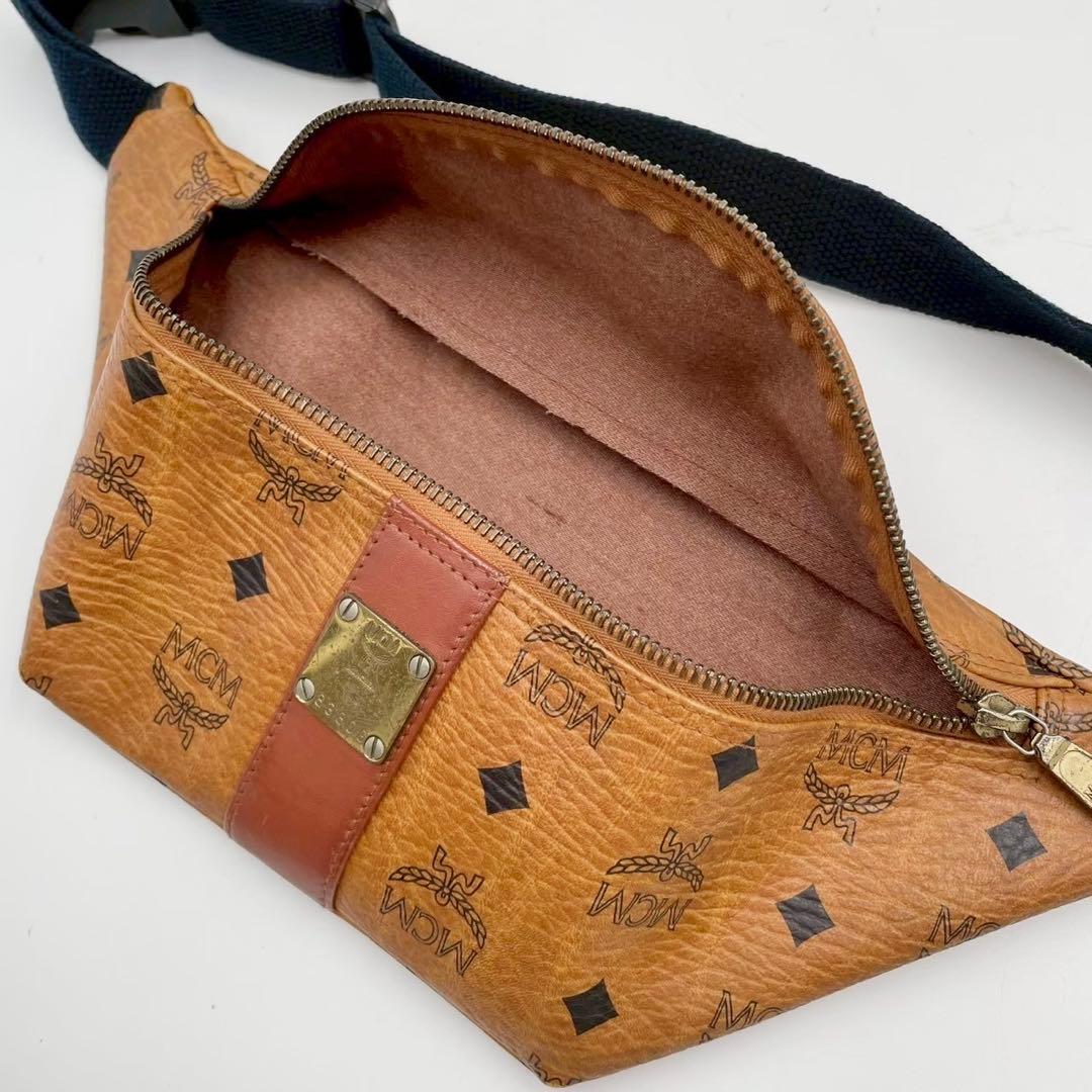 良品　エムシーエム　ヴィセトス　レザー　ウエストポーチ　ブラウン系