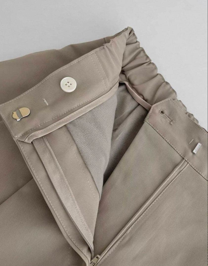 Amomento ベージュ プリーツ入り ワイドパンツ