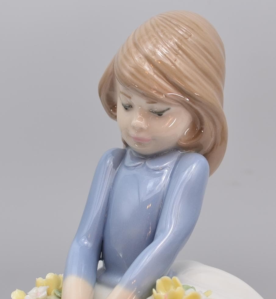 ５月の花　＃5467　No.2　★リヤドロ　ポーセリン　ヴィンテージ　光沢仕上げ