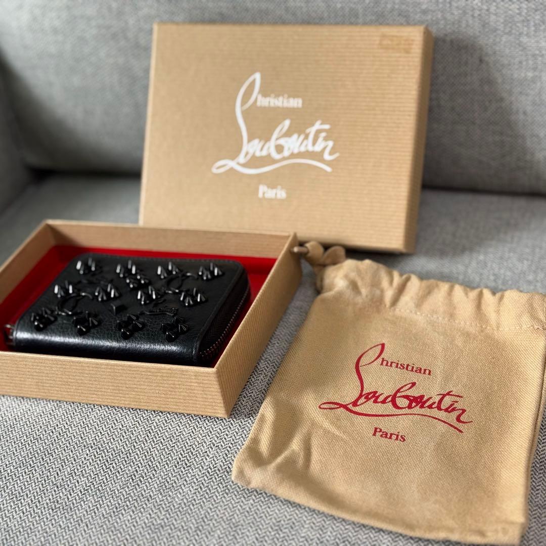 クリスチャン ルブタン パネトーネ ケース