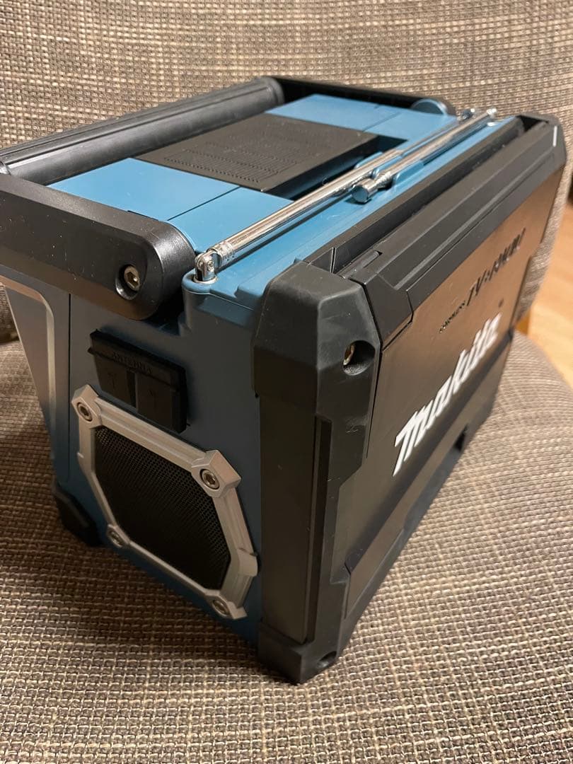Makita 充電式ラジオ付テレビ　TV100