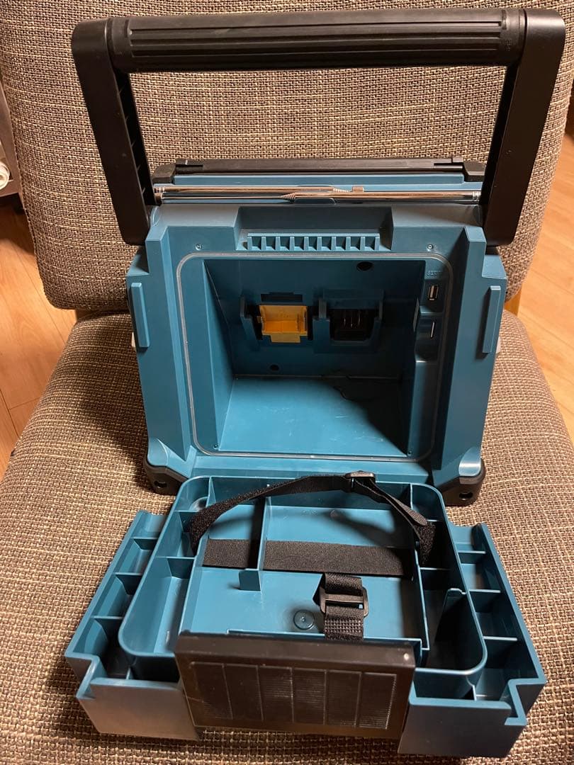 Makita 充電式ラジオ付テレビ　TV100