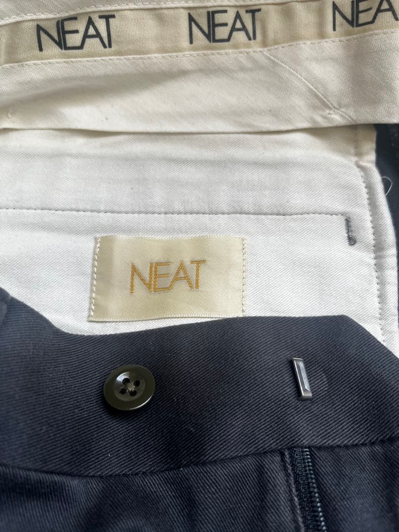NEAT ツータックスラックス　チャコール　チノ
