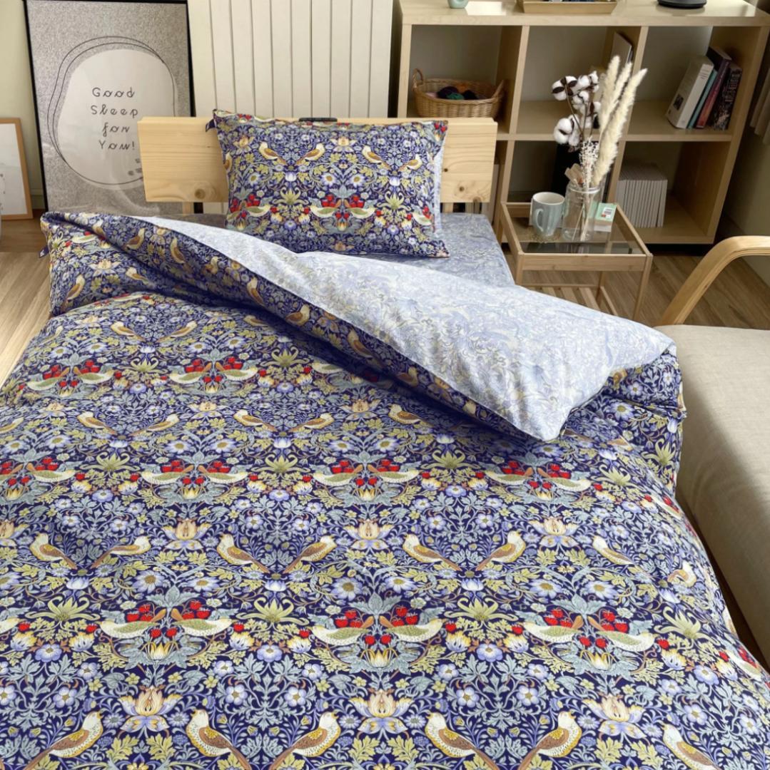 ウイリアムモリス　V&A　いちご泥棒　掛けふとんカバー　No.１０７　ブルー系