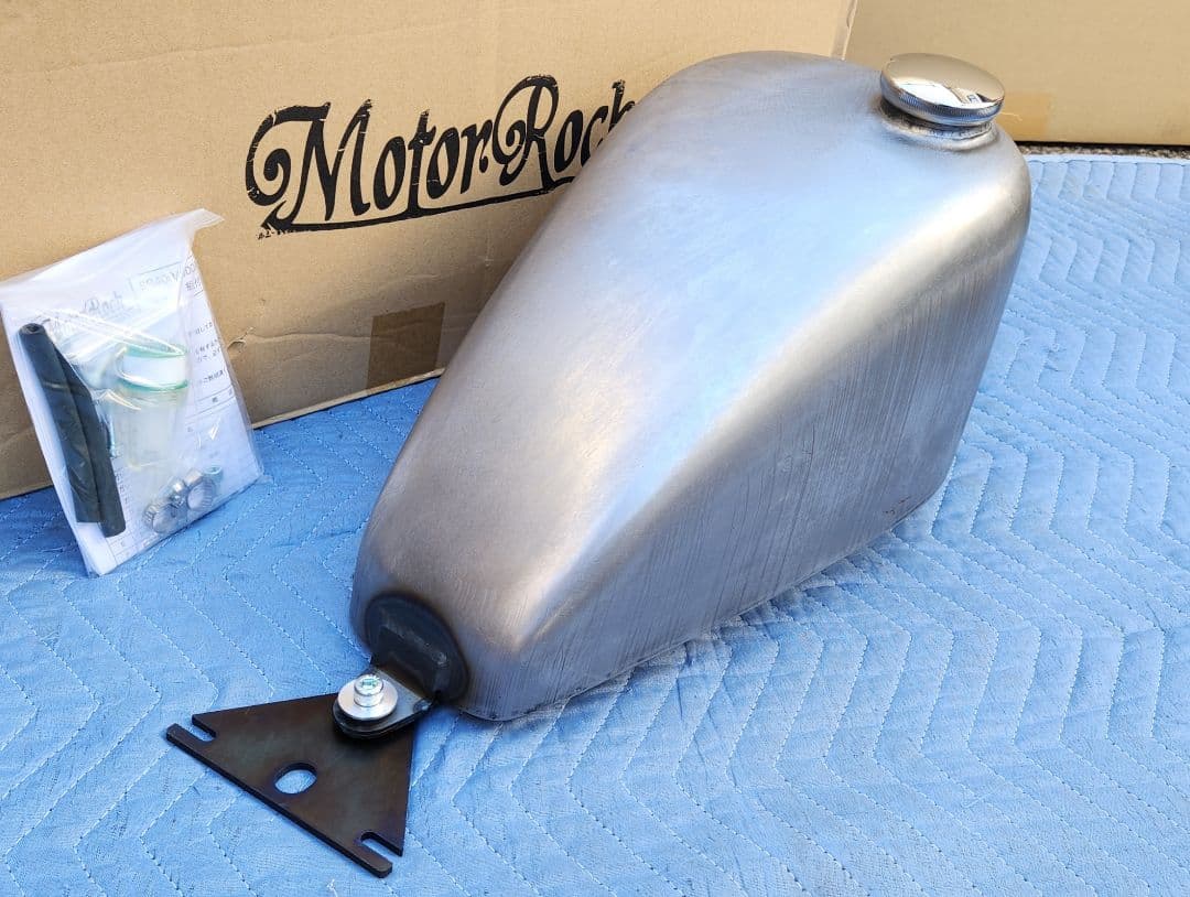 モーターロック｜スポーツスター タンク ハイマウント│SR400/500 キャブ