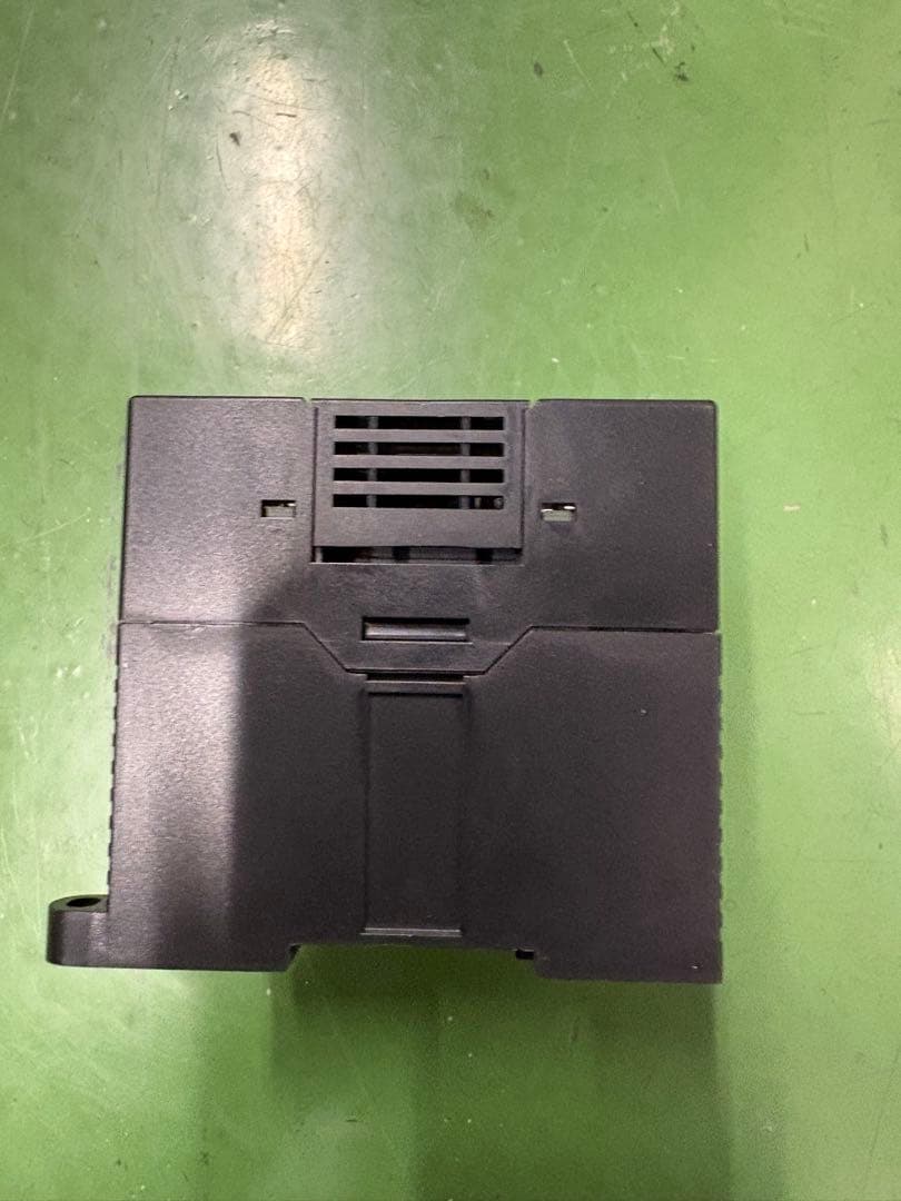 オムロン OMRON CP1L-L14DR-A