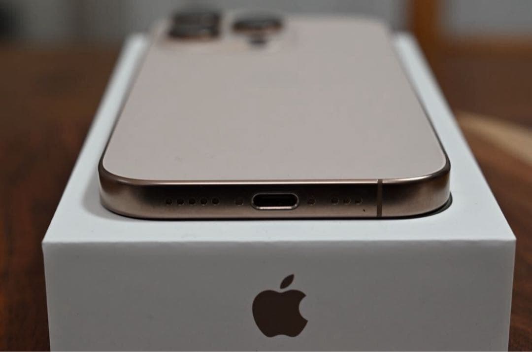 【美品】iPhone 16 Pro 1TB ガラスフィルム付き