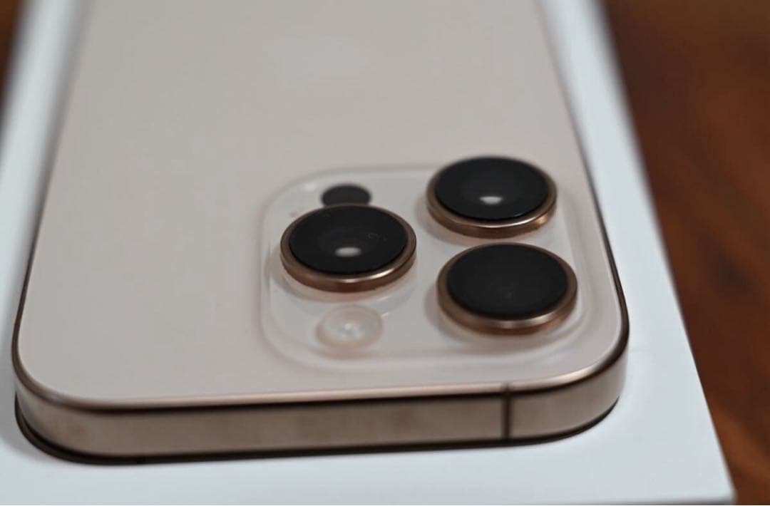 【美品】iPhone 16 Pro 1TB ガラスフィルム付き