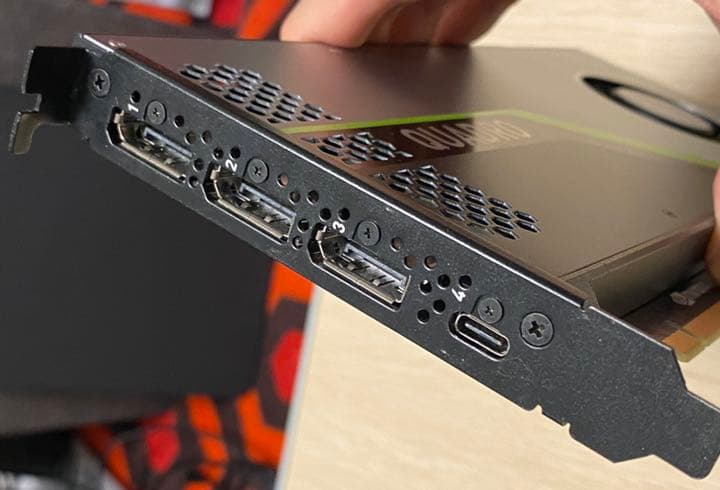 【値引き】NIVIDIA RTX 4000（Quadro系グラフィックカード）