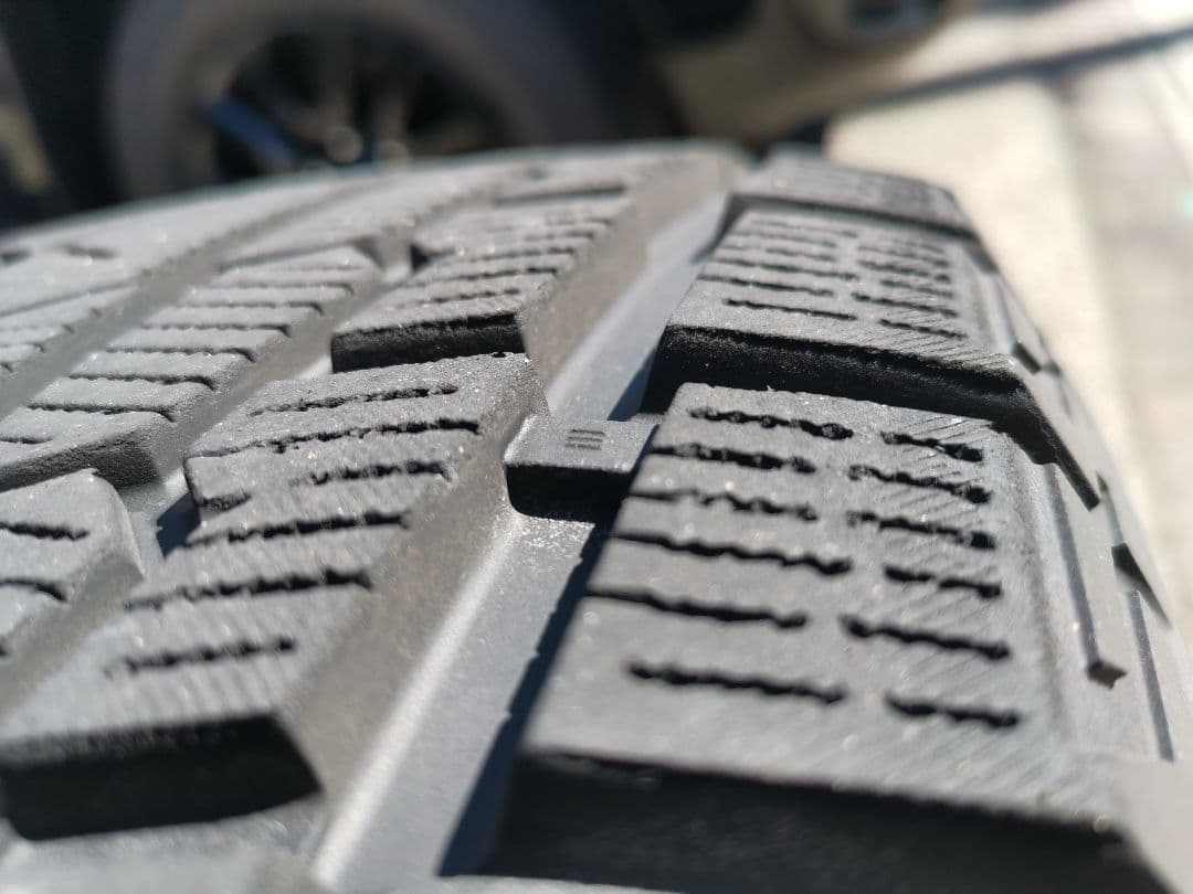 スタッドレスタイヤセット プラド 21年製 265/65R17 112Q