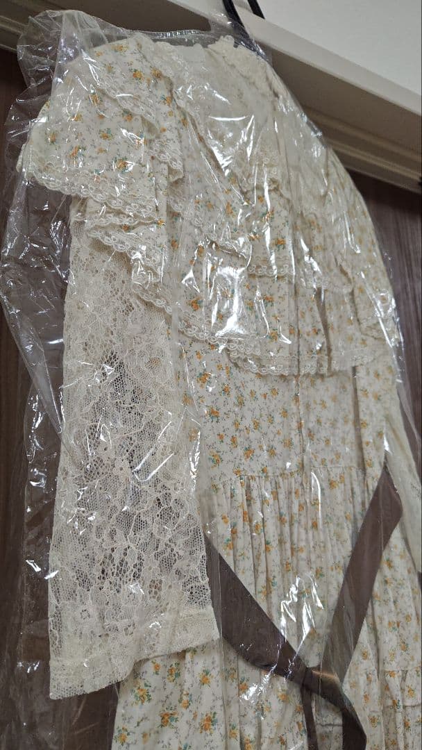 InnocentWorld　小さなブーケのショール風ワンピース　新品未使用