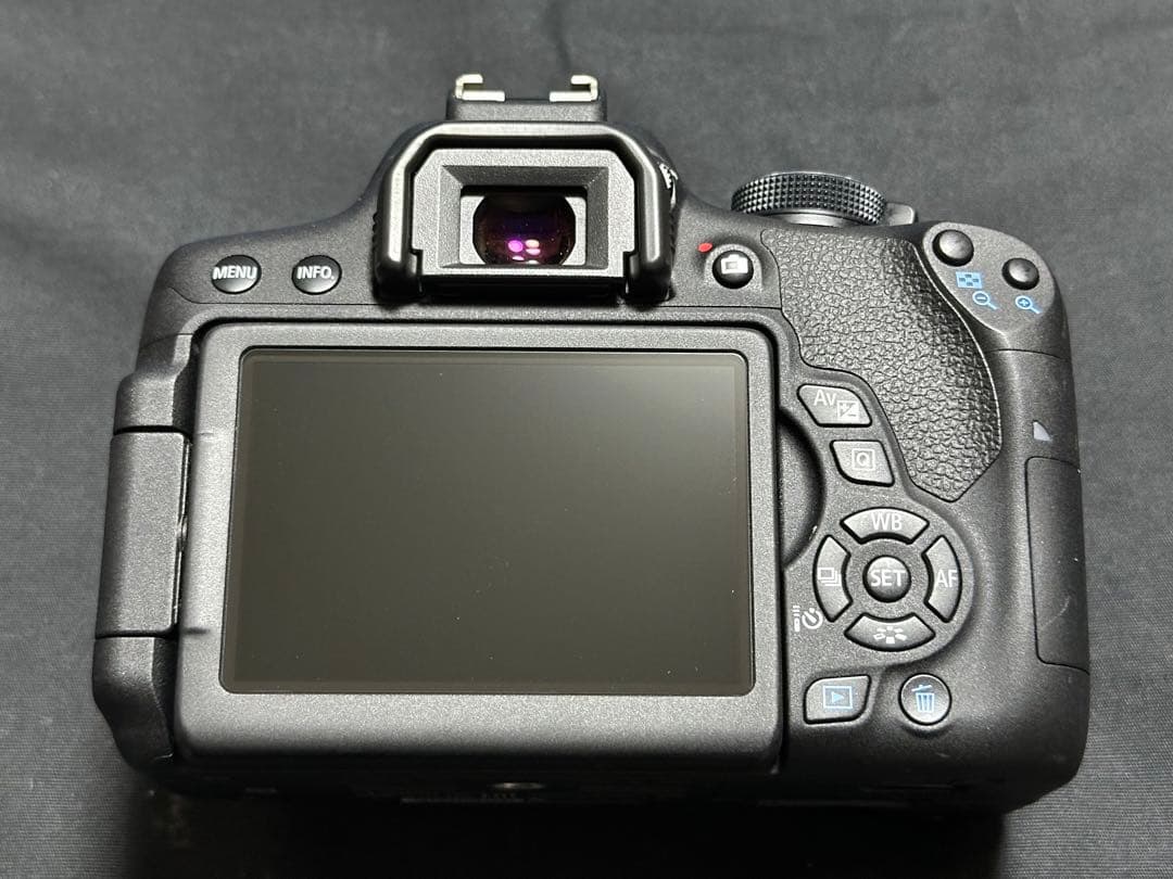 Canon EOS Kiss X8i ダブルズームレンズキット