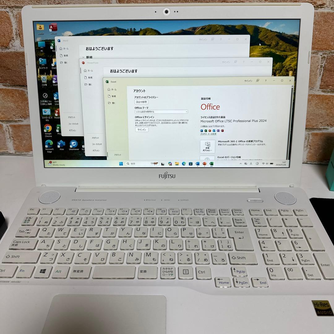 美品富士通ノートPC Core i7 SSD メモリ8GB Win11オフィス付