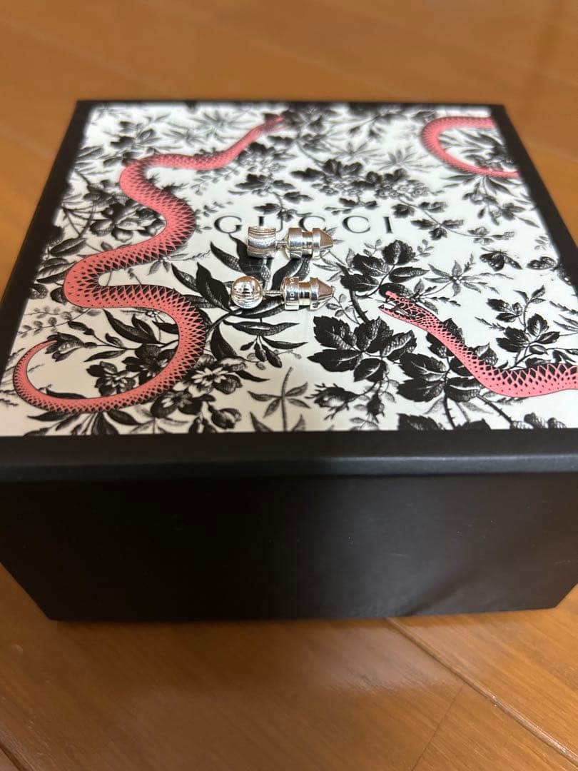 【美品】【現行】GUCCI ピアス　スクエア&ラウンド スタッズ　GG 925