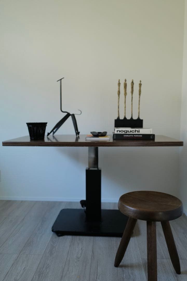 カウンターテーブル・ハイテーブル AdjustaLift Table