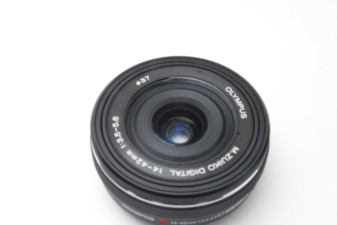 新品級♪OLYMPUS E-M10 Mark III ダブルズーム　人気機種