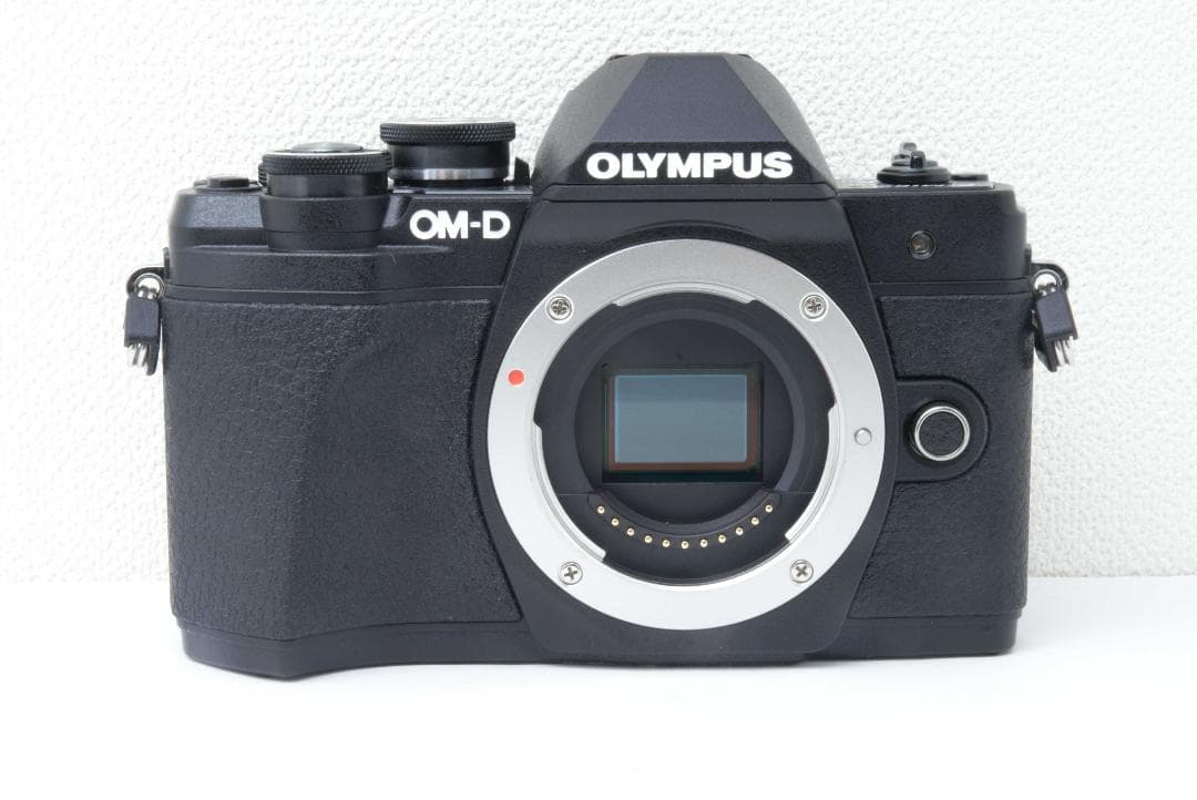 新品級♪OLYMPUS E-M10 Mark III ダブルズーム　人気機種