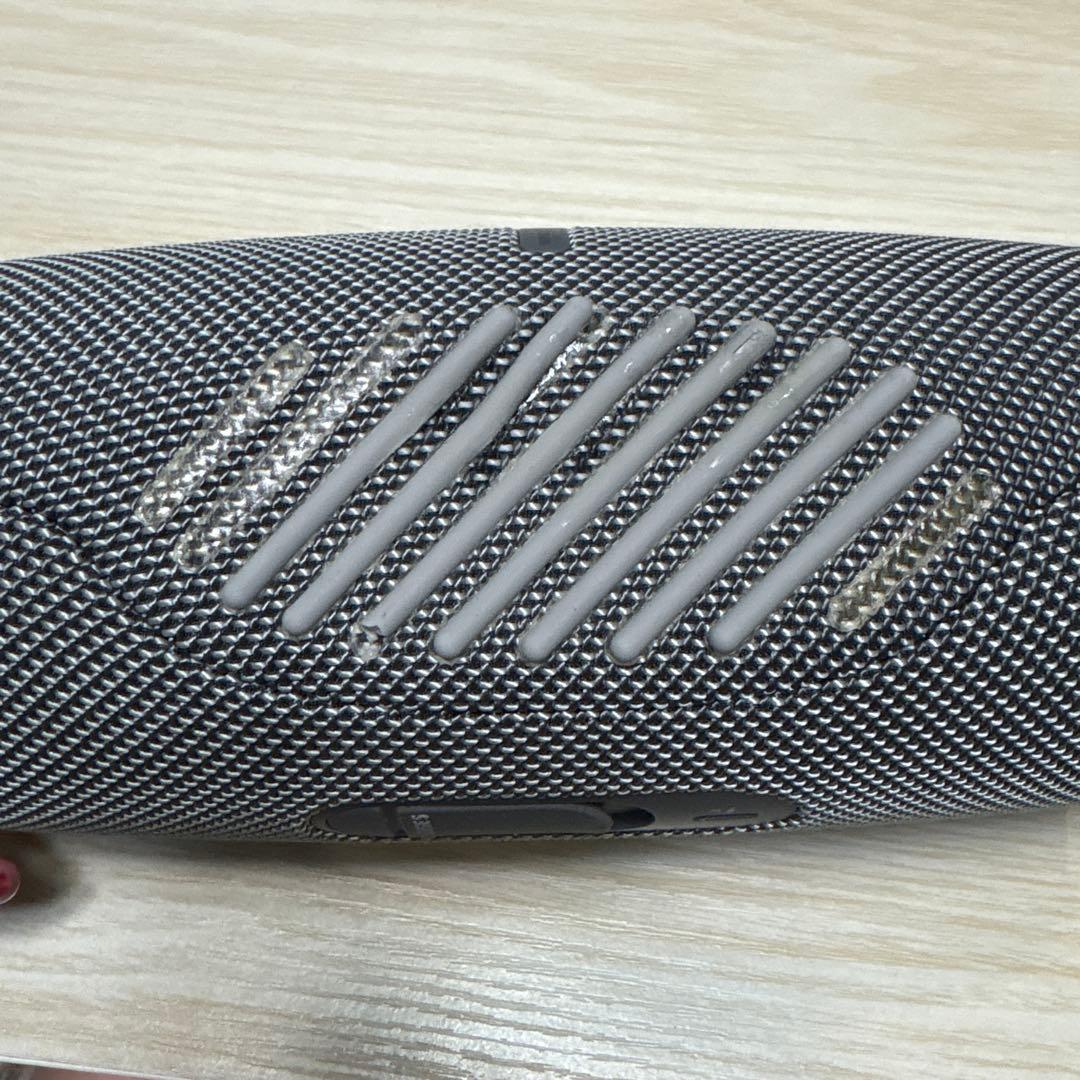 JBL charge5 グレー　ゴム部分の一部欠け以外は超美品