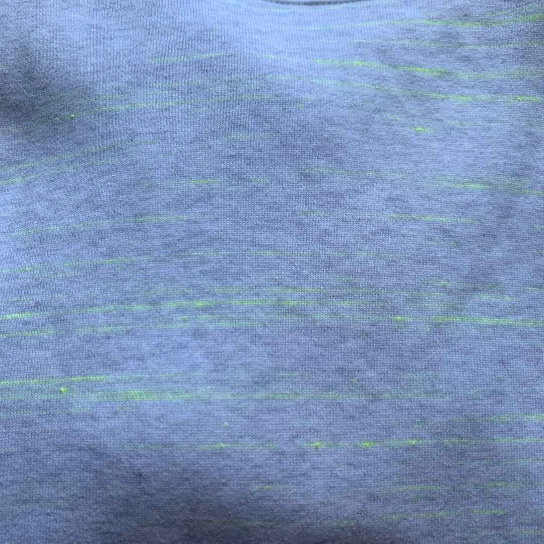 トップス mocT NEON SCRIPT HIGH-NECK SWEAT PO