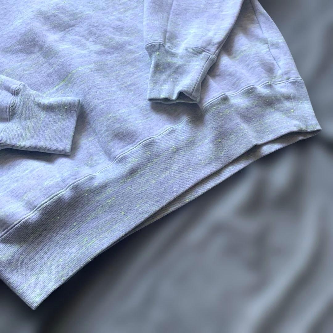 トップス mocT NEON SCRIPT HIGH-NECK SWEAT PO