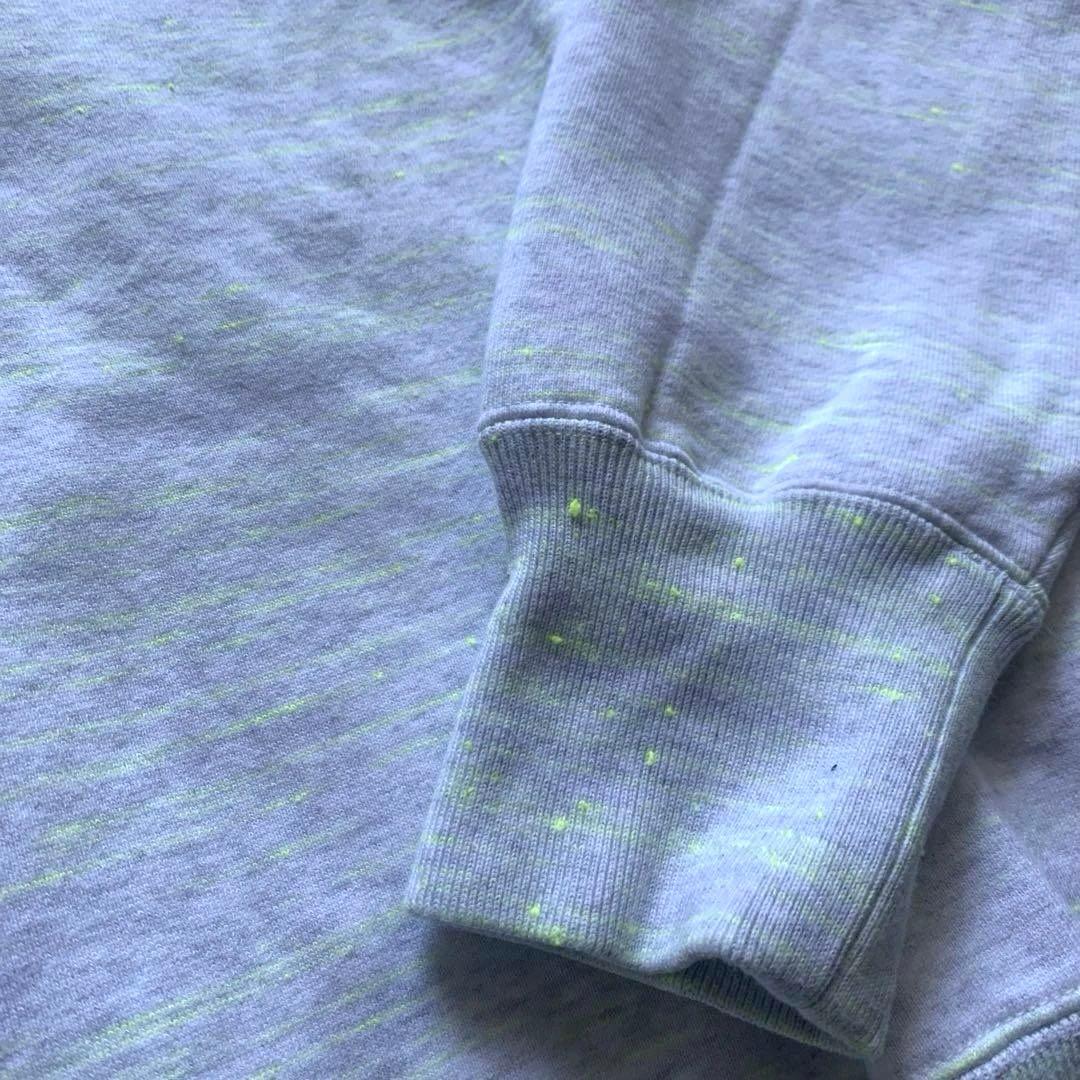 トップス mocT NEON SCRIPT HIGH-NECK SWEAT PO