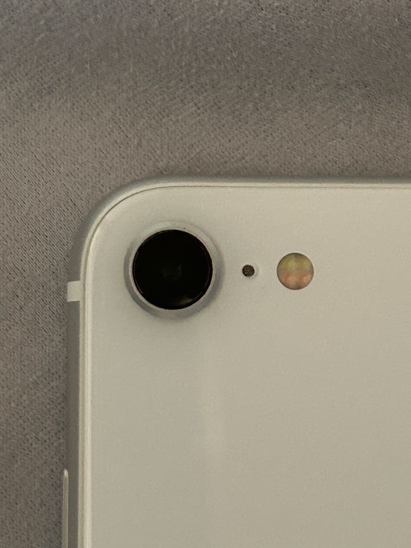 Apple iPhone SE (第2世代) ホワイト 本体