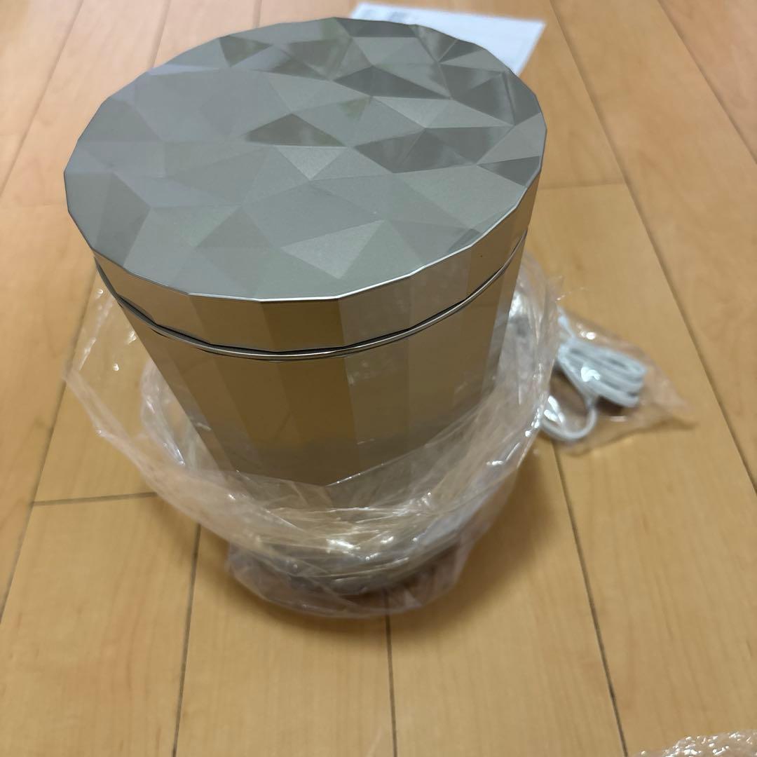 YA-MAN シルバー フェイススチーマー 多面体デザイン