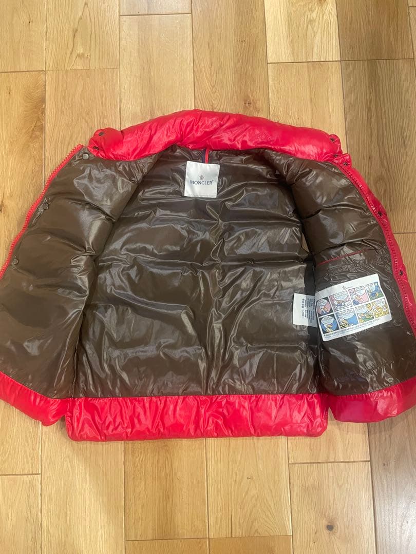 モンクレール　レッドダウンベスト