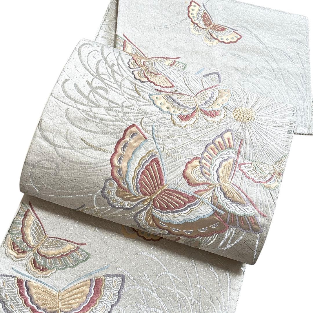 AA19袋帯 六通柄 金銀糸　唐織　蝶紋　正絹 着物