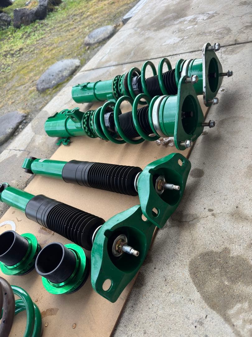 ✨即購入可　美品　TEIN 車高調　50プリウス　送料無料！