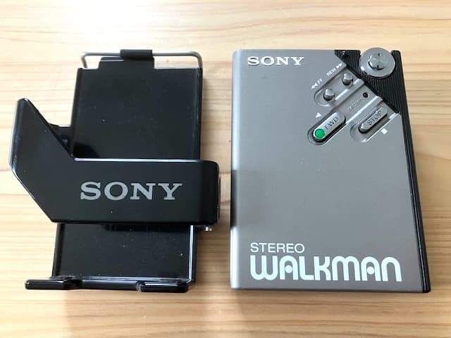 てつ 高音質 整備済完全動作品 ソニー WM-2 ホルダー＆新品ヘッドホン
