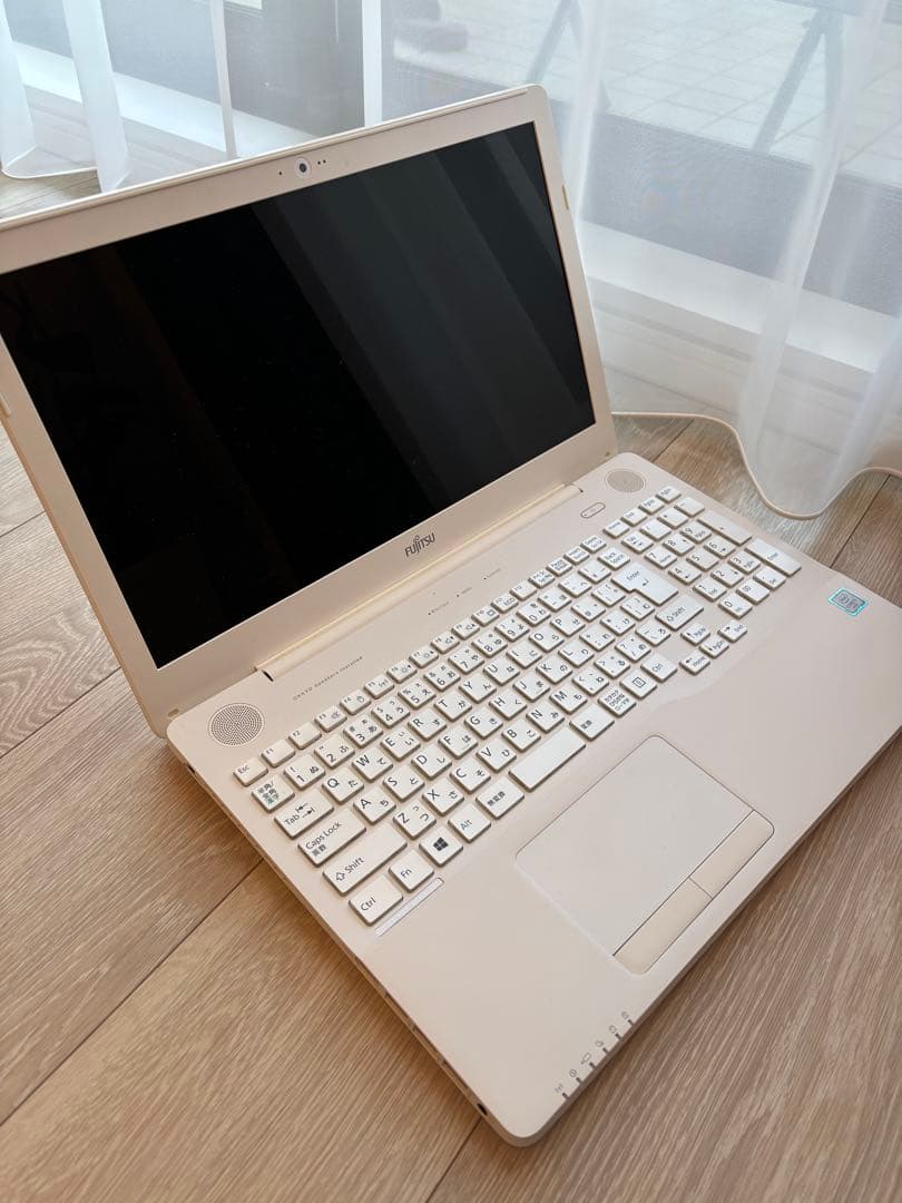 富士通 LIFEBOOK AH50/A3 ホワイト