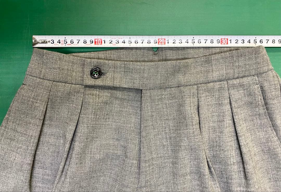 美品ベルウィッチ　スコッチ　46 グレー系 春夏　毛100% ダブル仕上げ