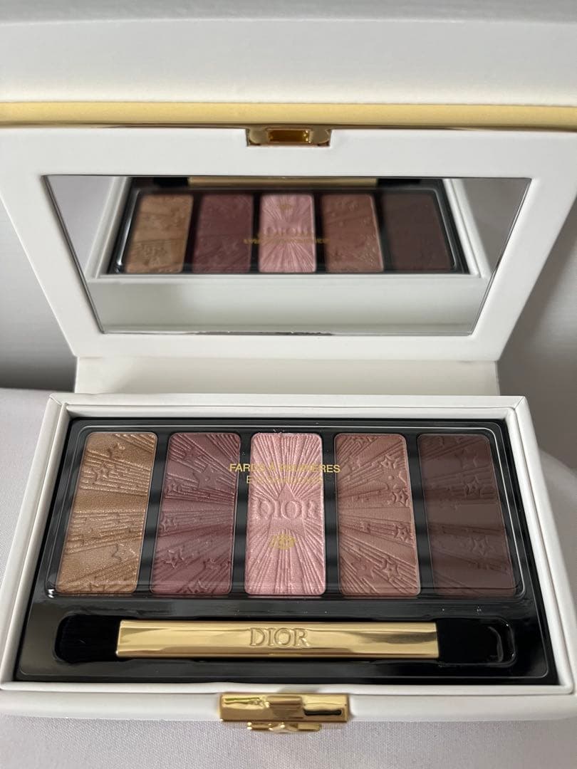 クチュール アイ パレット（ホリデー コレクション 2025 限定品）