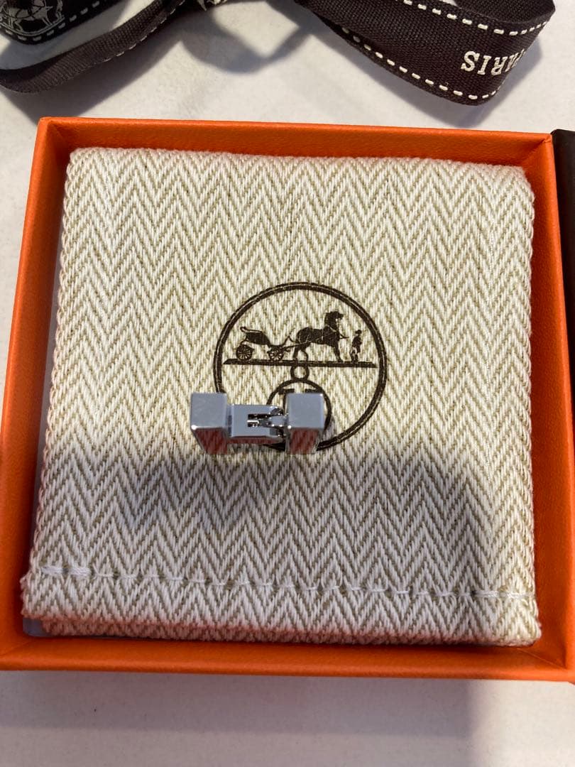 KANA 新品HERMESエルメス シングルピアス《H》ラッカーメタル