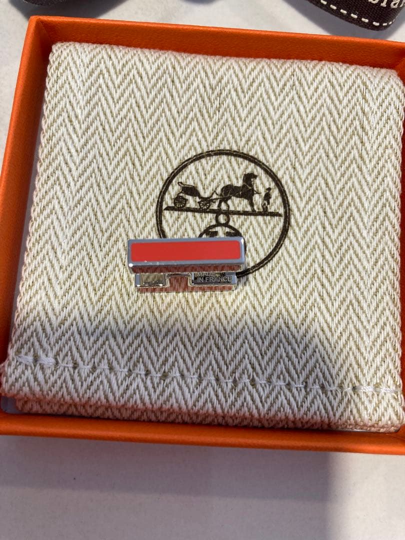 KANA 新品HERMESエルメス シングルピアス《H》ラッカーメタル