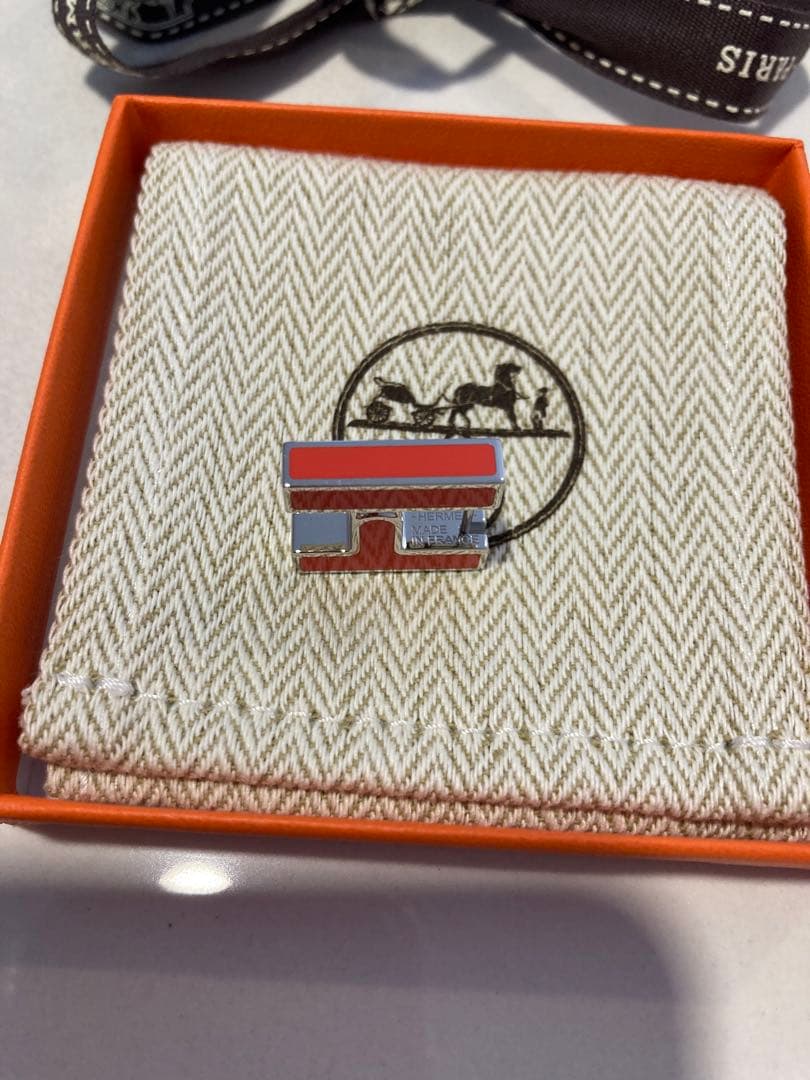 KANA 新品HERMESエルメス シングルピアス《H》ラッカーメタル