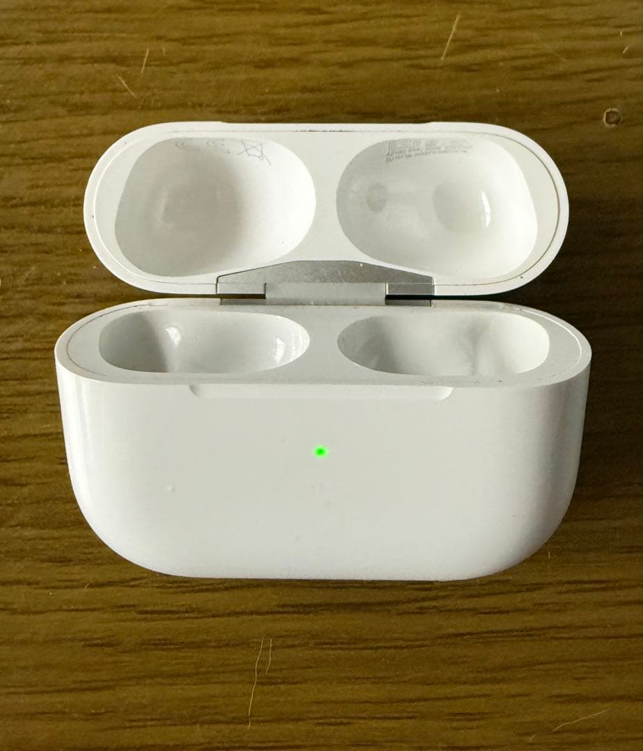 AirPods本体 ワイヤレス充電対応