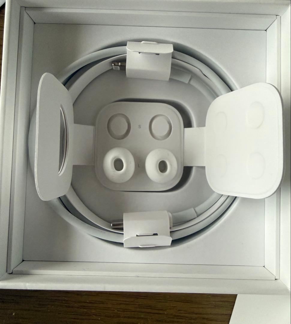 AirPods本体 ワイヤレス充電対応