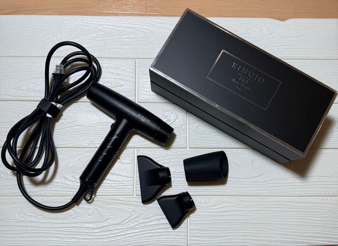 【絹女】KINUJO PRO ヘアドライヤー ブラック