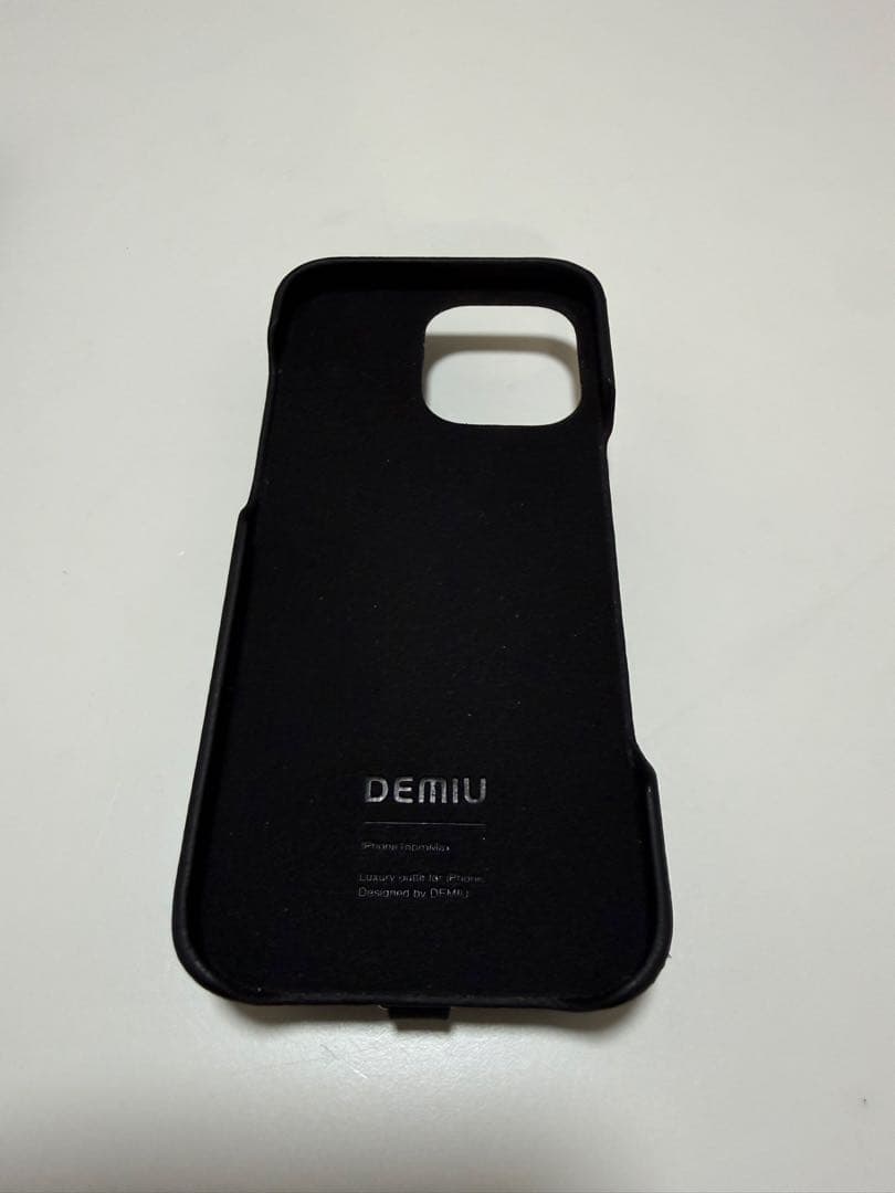 DEMIU iPhone16promaxケース　カードポケット付き