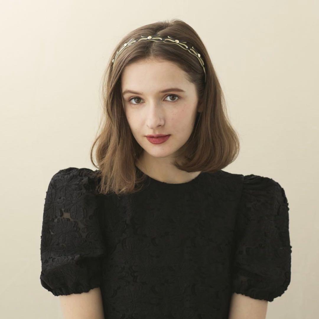 アレクサンドルドゥパリ リボン カチューシャ ベージュ