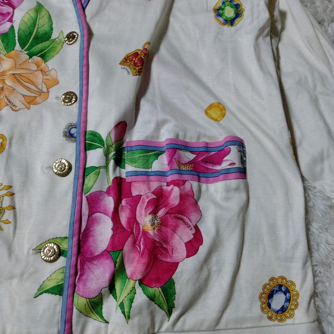 【美品】レオナール　カーディガン　花柄　金ボタン　宝石 ロゴボタン