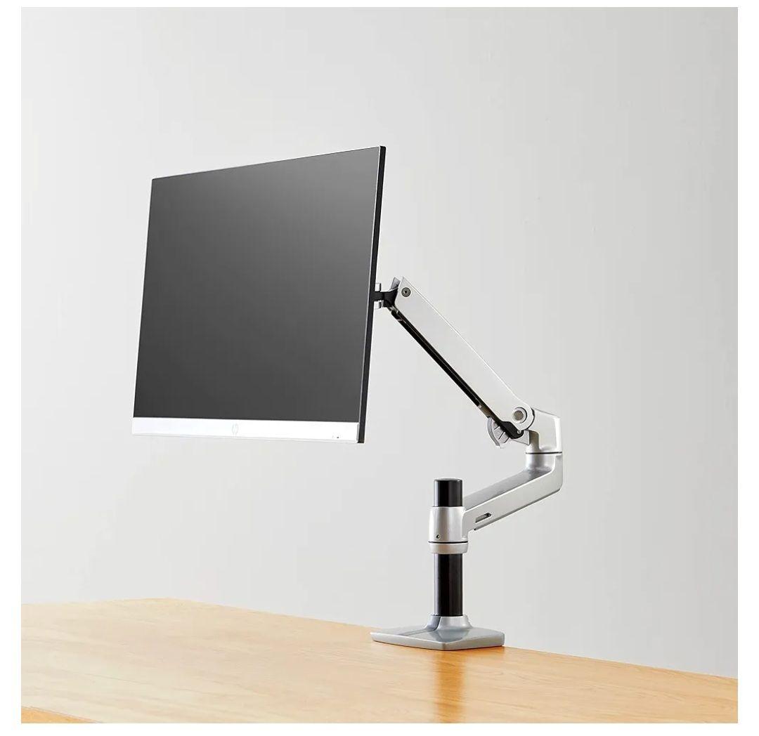 Amazonベーシック シングルアームモニタースタンド アルミ シルバー