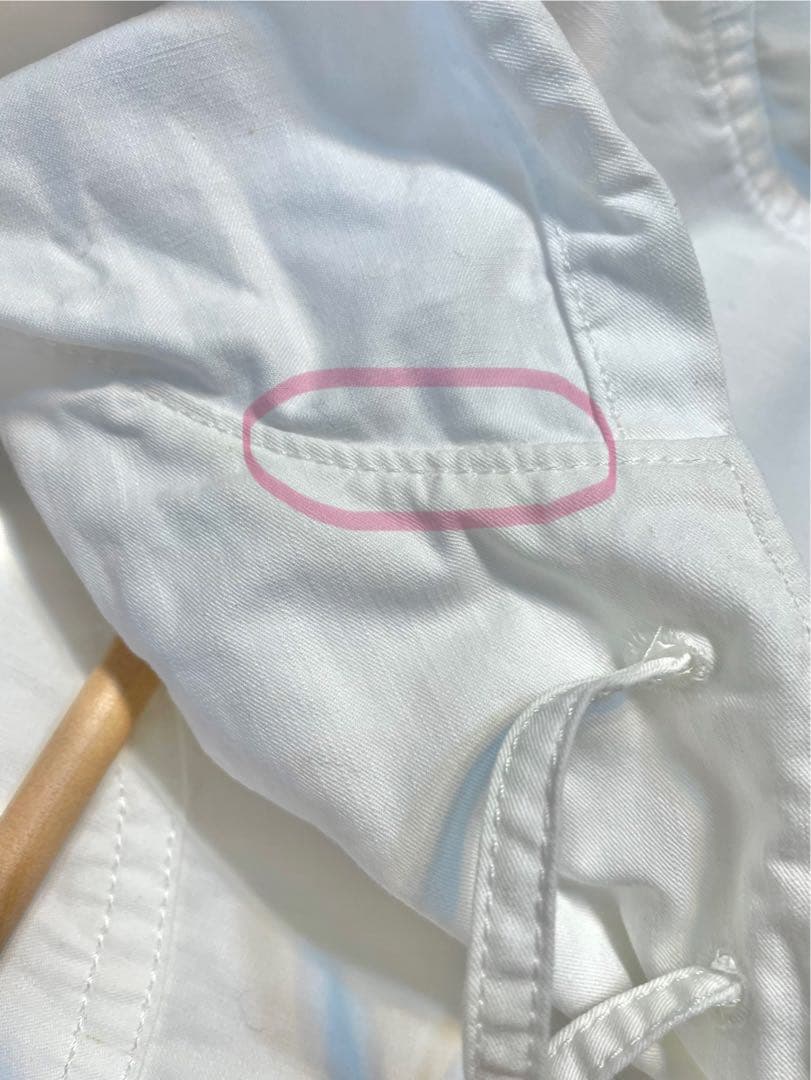 m*a様 ワンダフルワールド　蔦薔薇刺繍　プルオーバー　シロ