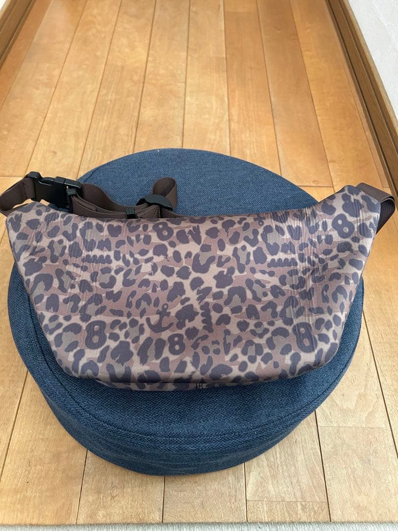 ムータ　ボディーバッグ