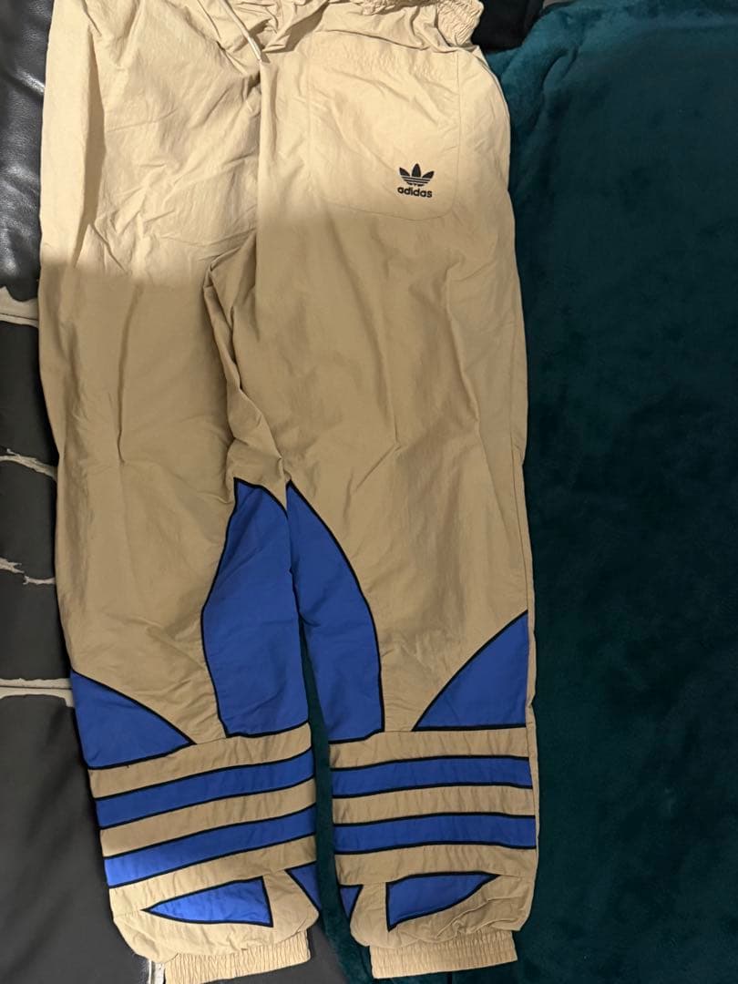 adidas ビッグトレフォイルナイロンジャケットセットアップ　値下げ⚪︎